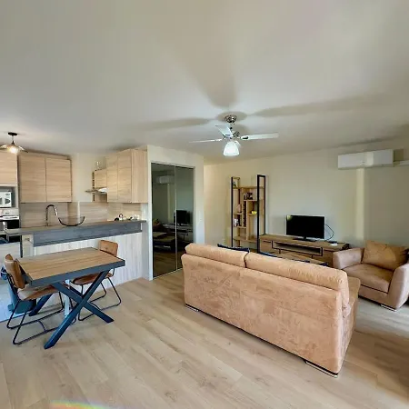 Plein Coeur De Raphael Acces Mer, Parking Et Terrasse Apartman *